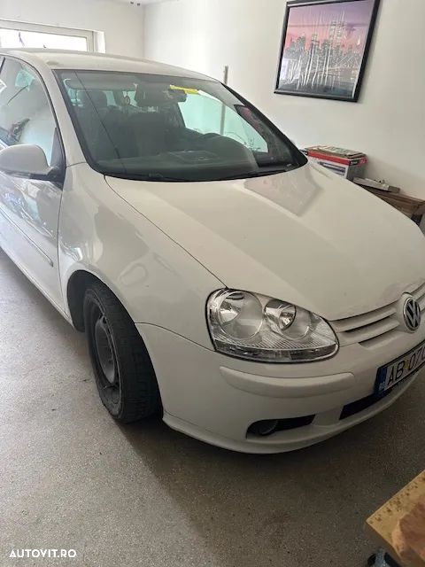 Volkswagen Golf - 1
