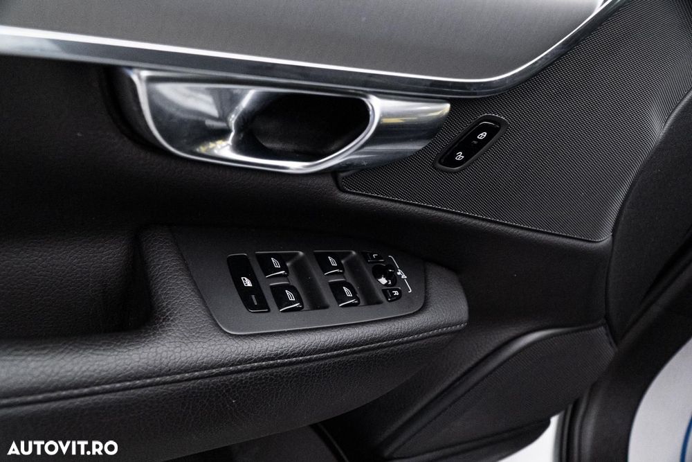 Volvo S90 D4 Geartronic Momentum Pro - 21