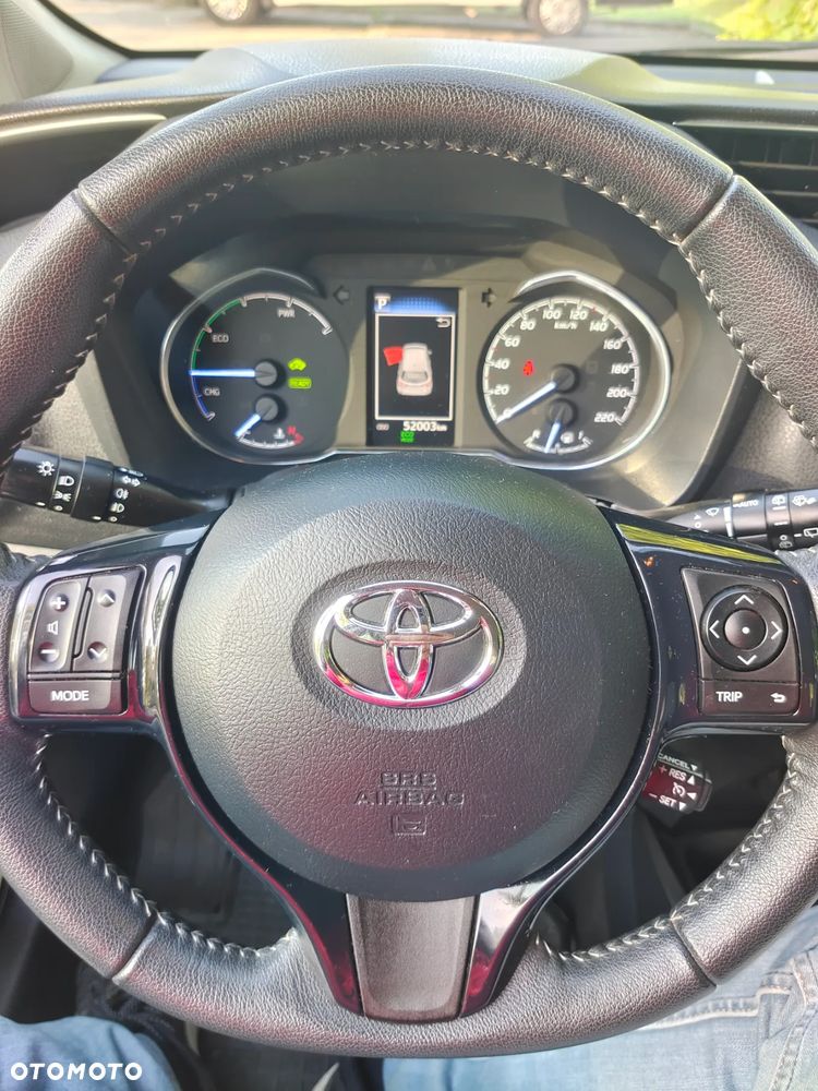 Toyota Yaris 1.5 Premium CVT - 29