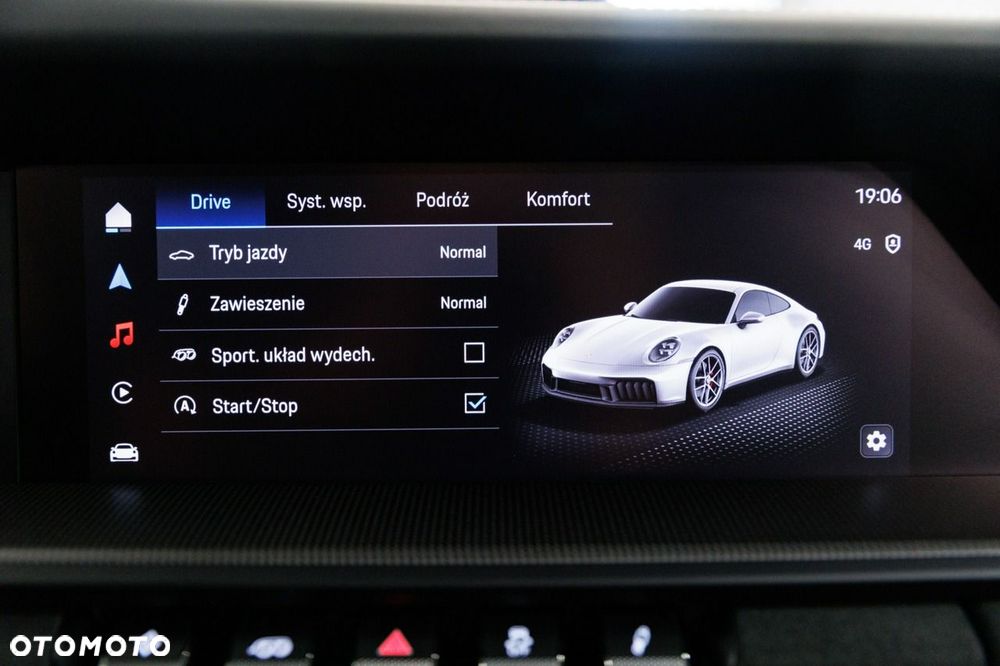 Porsche 911 Carrera 4 GTS PDK - 40