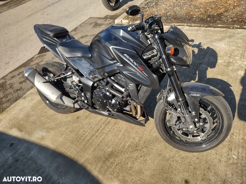 Suzuki GSX-S 750 - 1