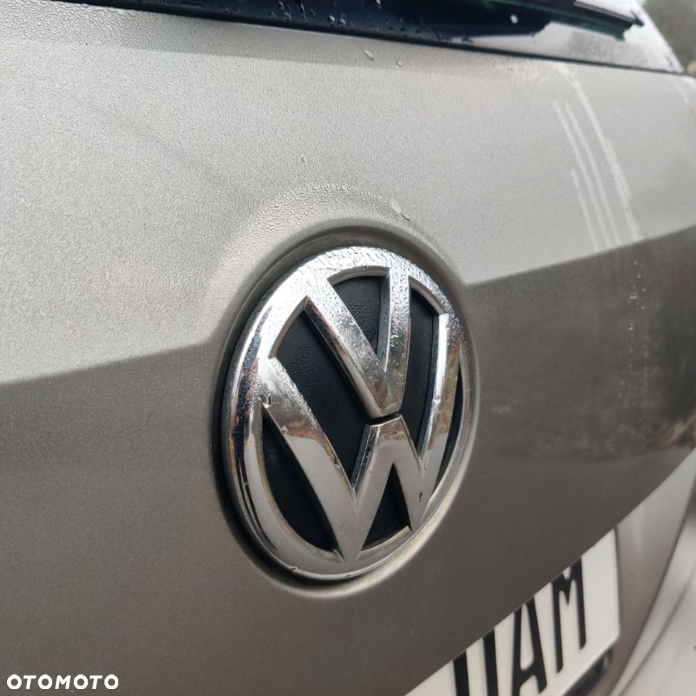 Volkswagen Passat - 10