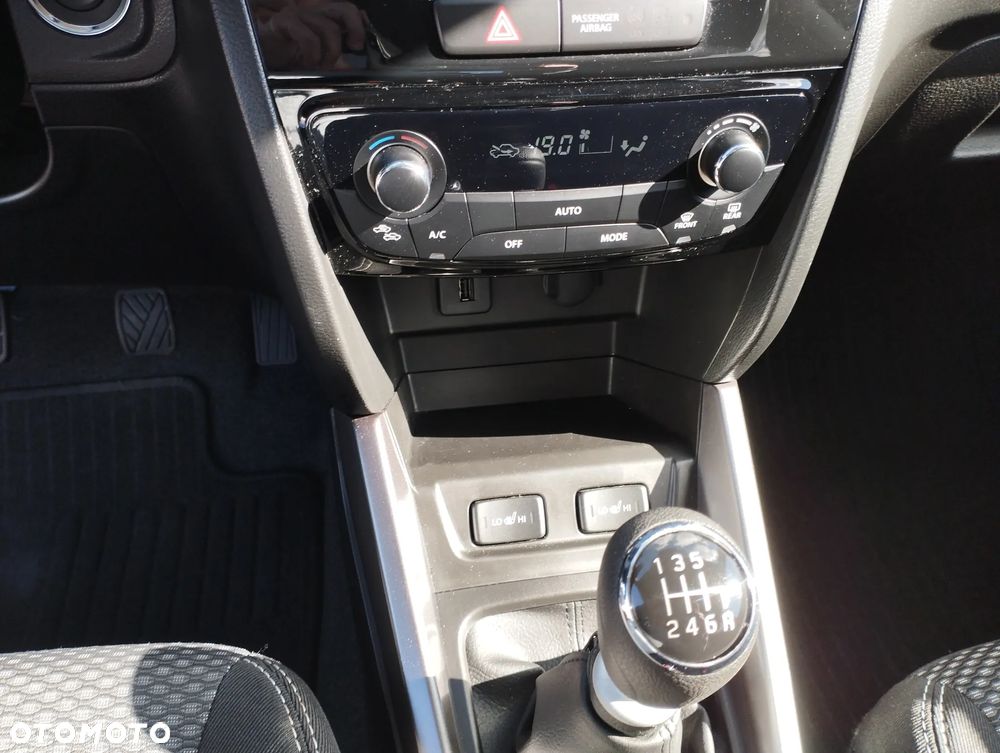 Suzuki Vitara 1.4 Boosterjet mHEV Premium Plus 2WD - 19