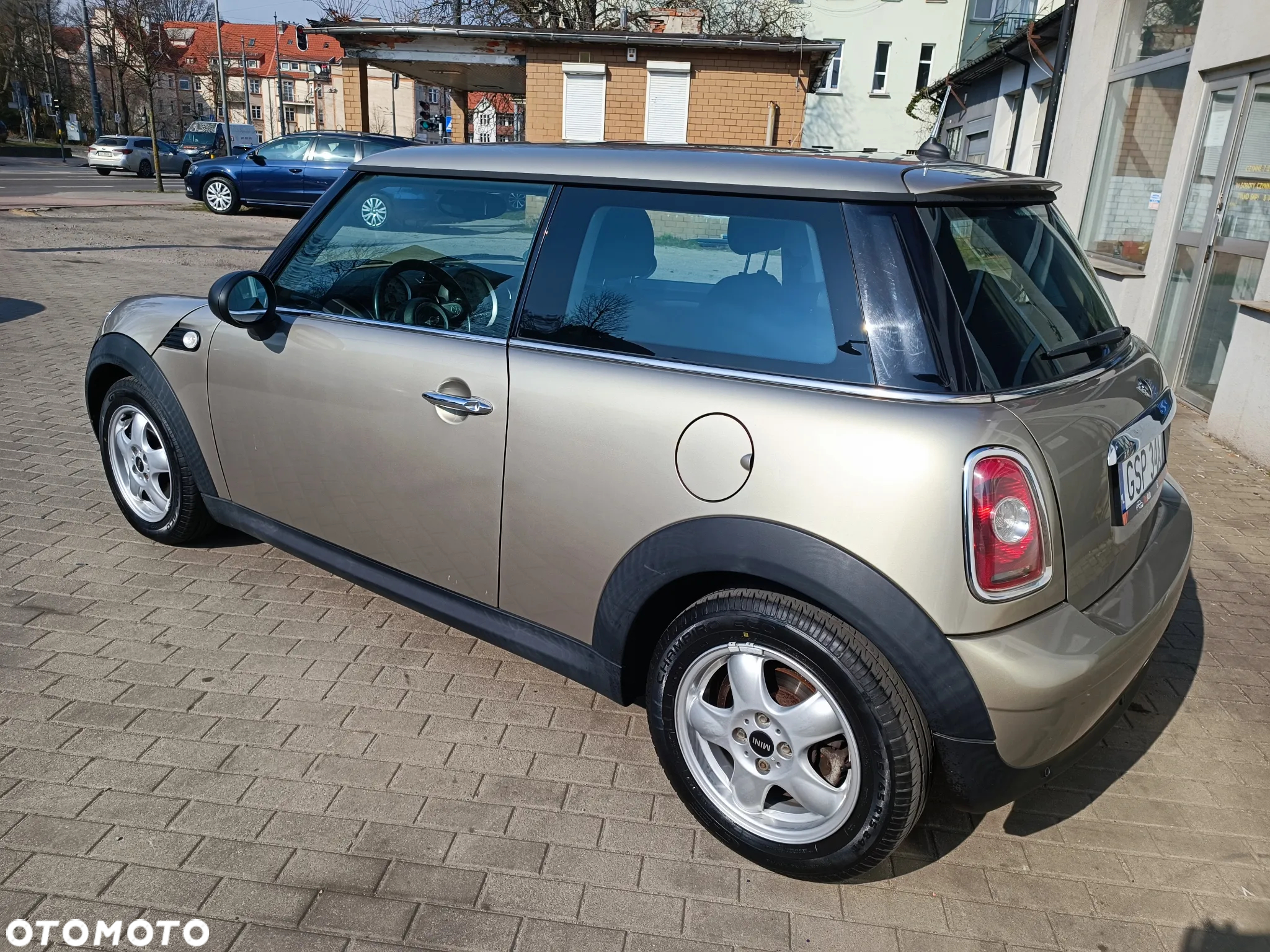 MINI ONE Standard - 4