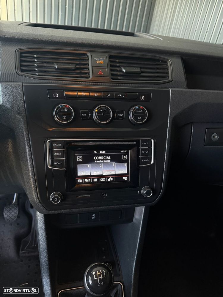 VW Caddy 1.6 TDi BlueMotion - 19
