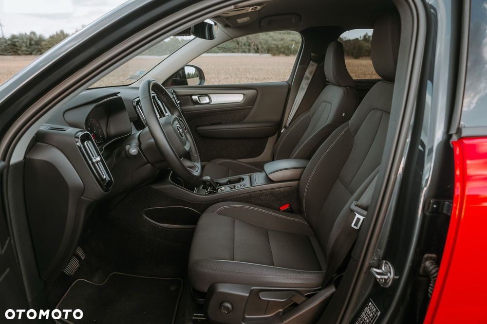 Volvo XC 40 T3 Momentum - 19