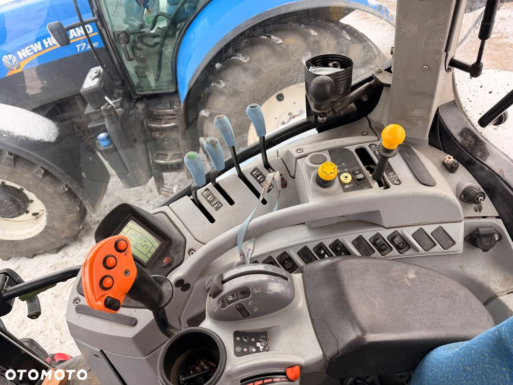 New Holland T7040 - 6