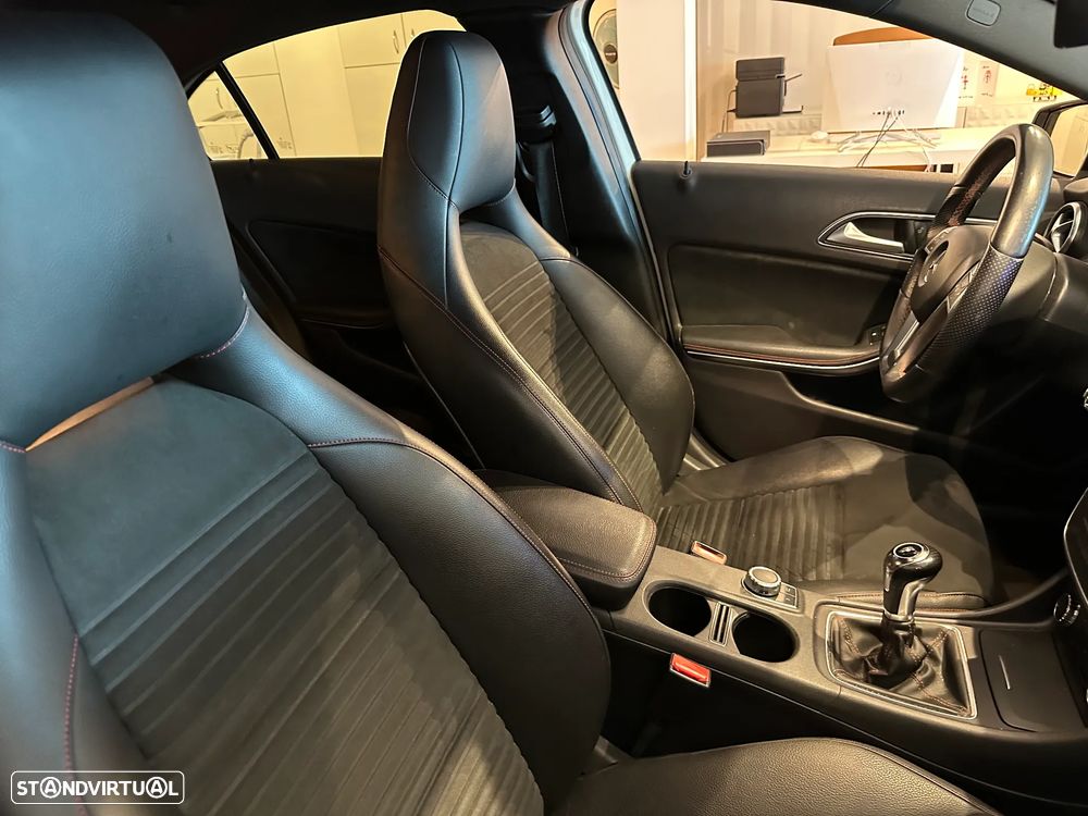 Mercedes-Benz A 180 d AMG Line - 16