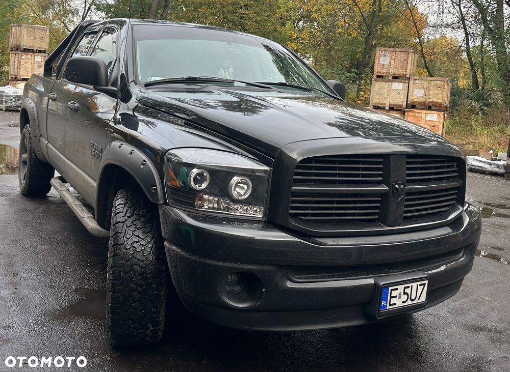 Dodge RAM - 1