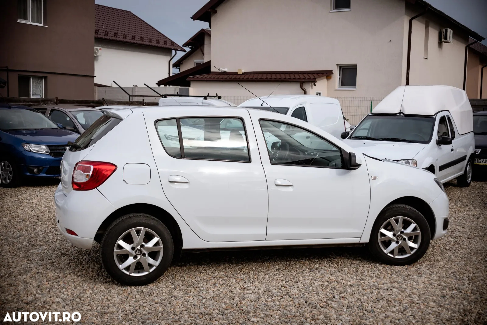 Dacia Sandero - 10