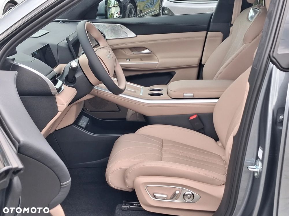 XPeng G9 94.6 kWh RWD Long Range - 11