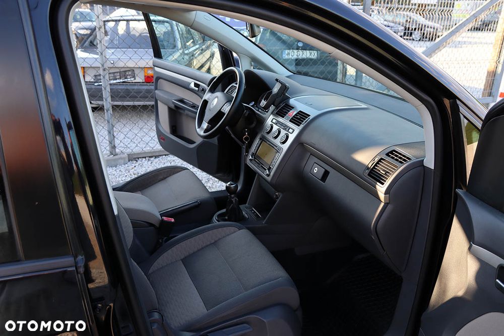 Volkswagen Touran 2.0 TDI DPF Cross - 21