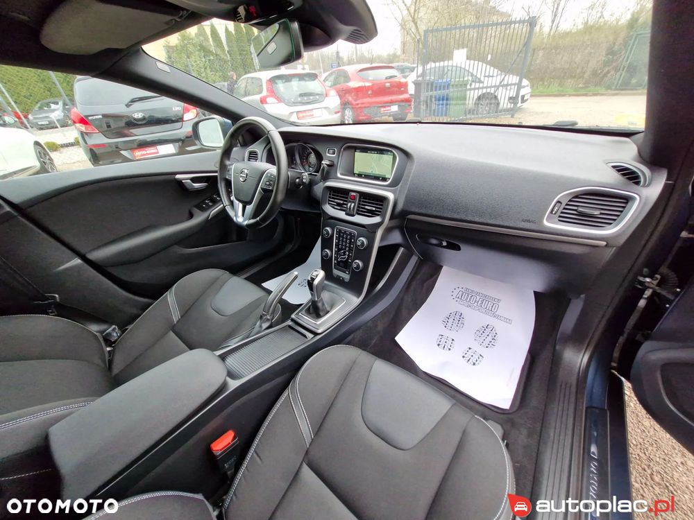 Volvo V40 D2 Momentum - 22