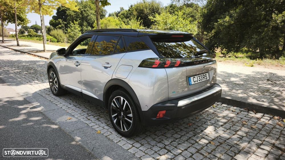 Peugeot e-2008 50 kWh GT - 10
