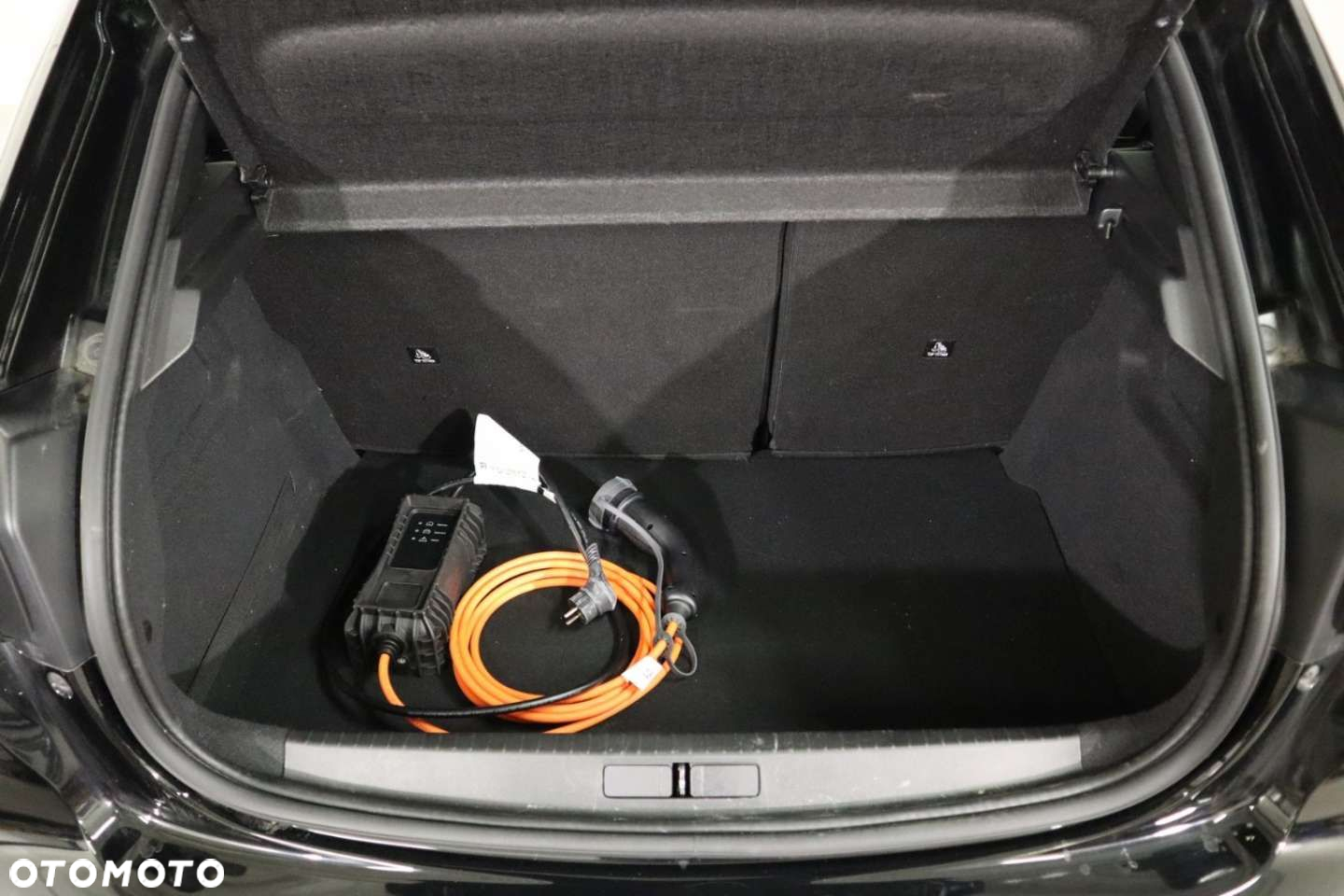 Peugeot 208 e-208 Allure - 4