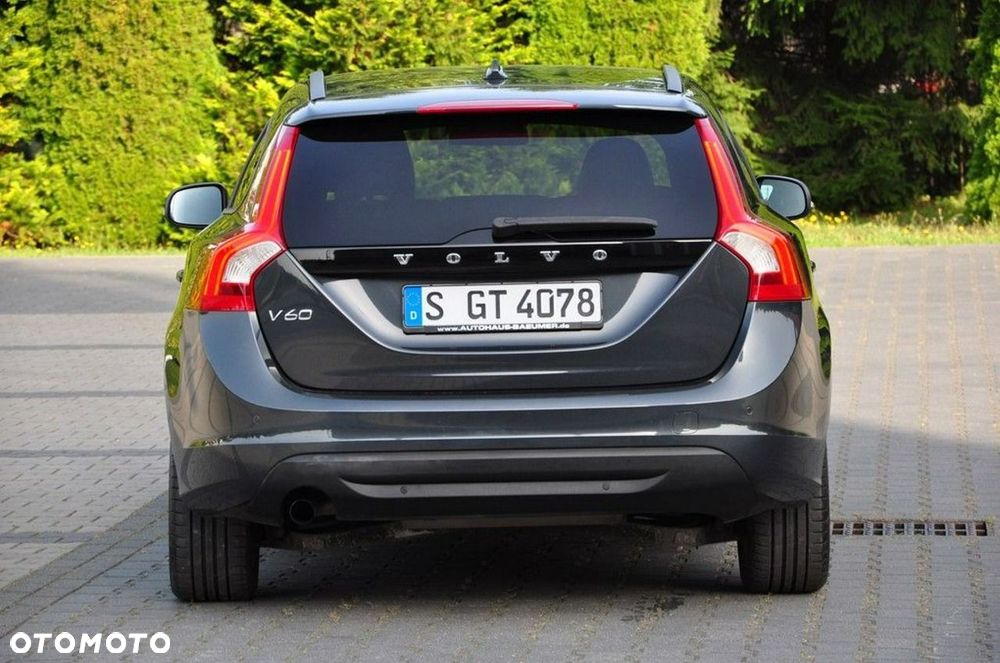 Volvo V60 D3 Momentum - 14