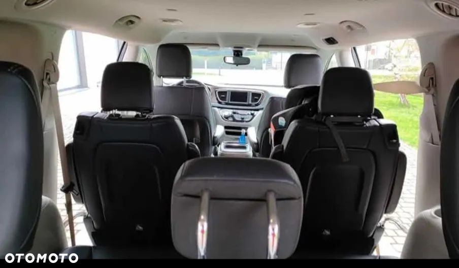 Chrysler Pacifica - 14