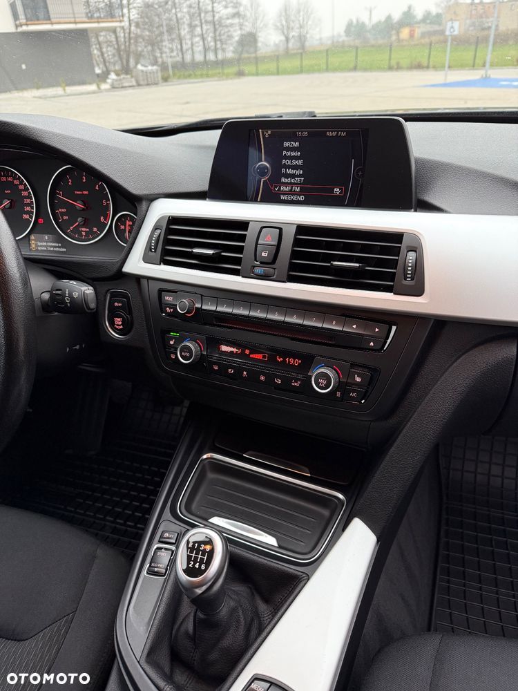 BMW Seria 3 318d - 20