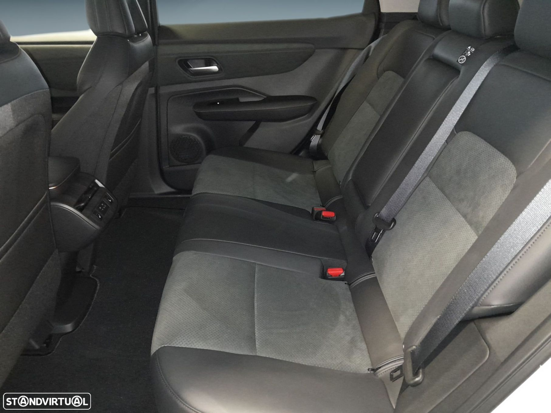 Nissan Ariya 87 kWh Evolve Carr. 22kW - 13