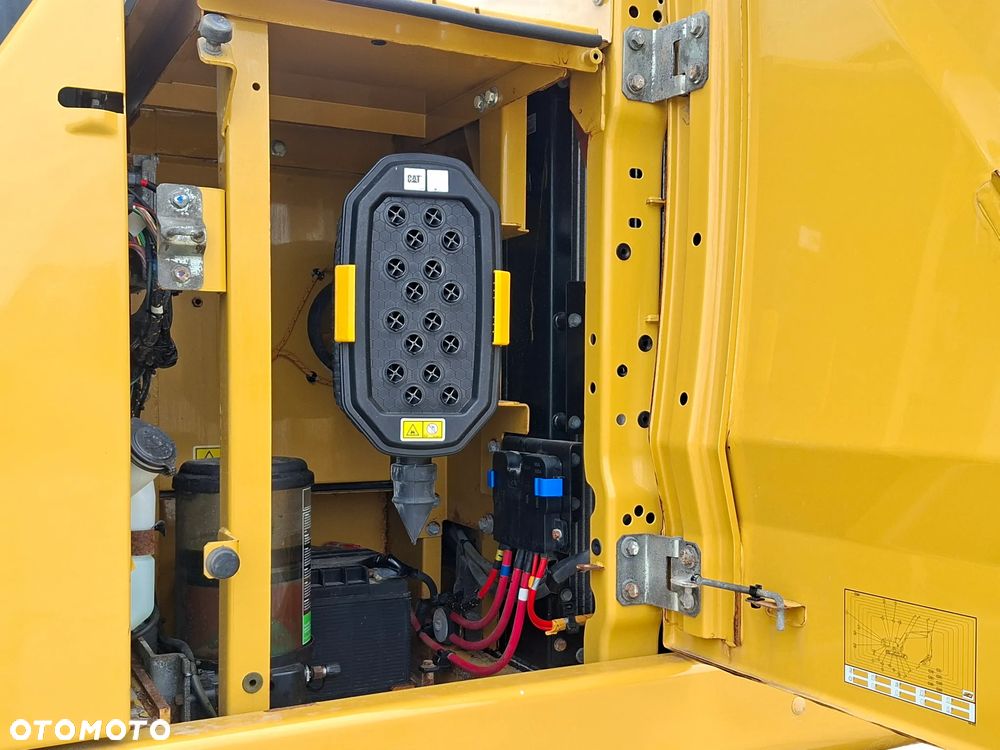 Caterpillar CAT 320 LONG REACH - 9