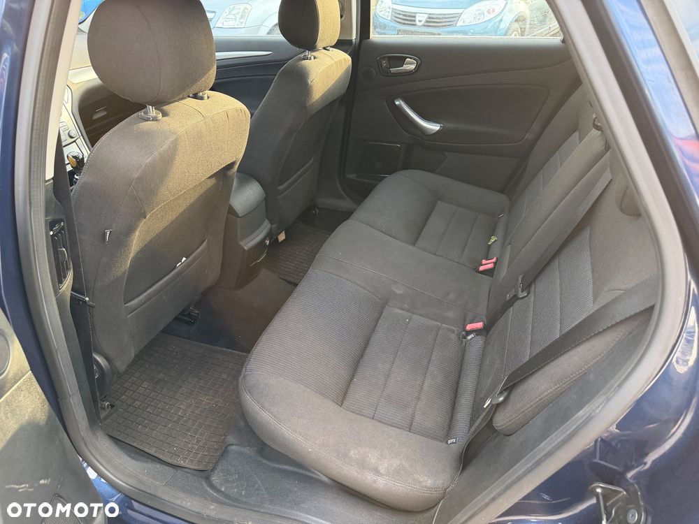 Ford Mondeo - 10