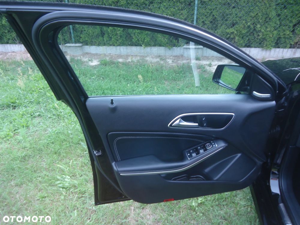 Mercedes-Benz Klasa A 200 AMG Line - 31