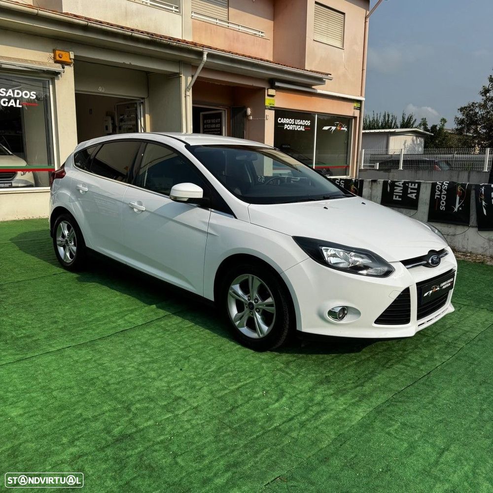 Ford Focus 1.0 EcoBoost S&S Champions Edition - 4