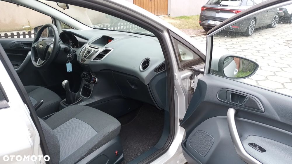 Ford Fiesta - 10