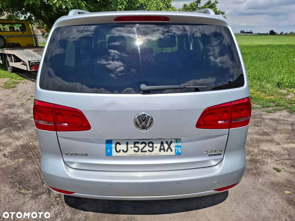 Volkswagen Touran - 8