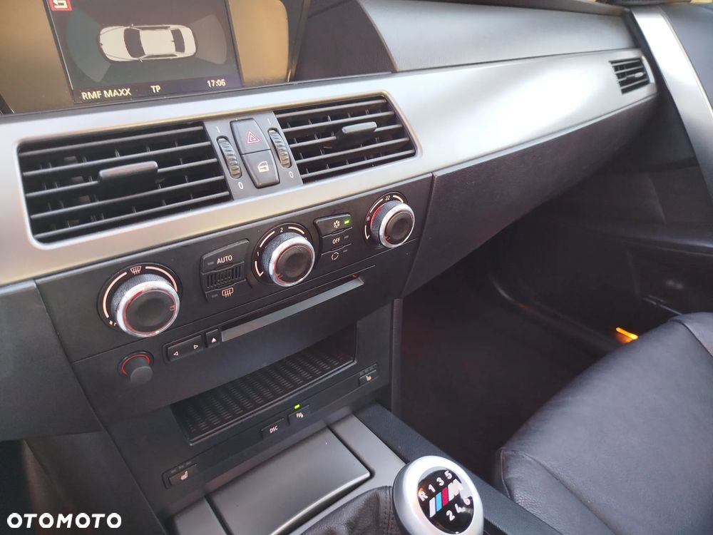 BMW Seria 5 520i - 24