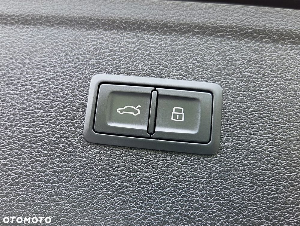 Audi Q5 55 TFSIe quattro S tronic S line - 41