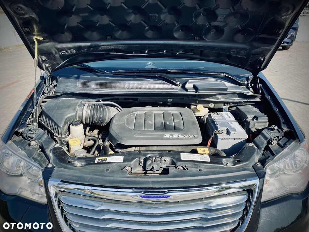 Chrysler Town & Country 3.6 Touring - 15