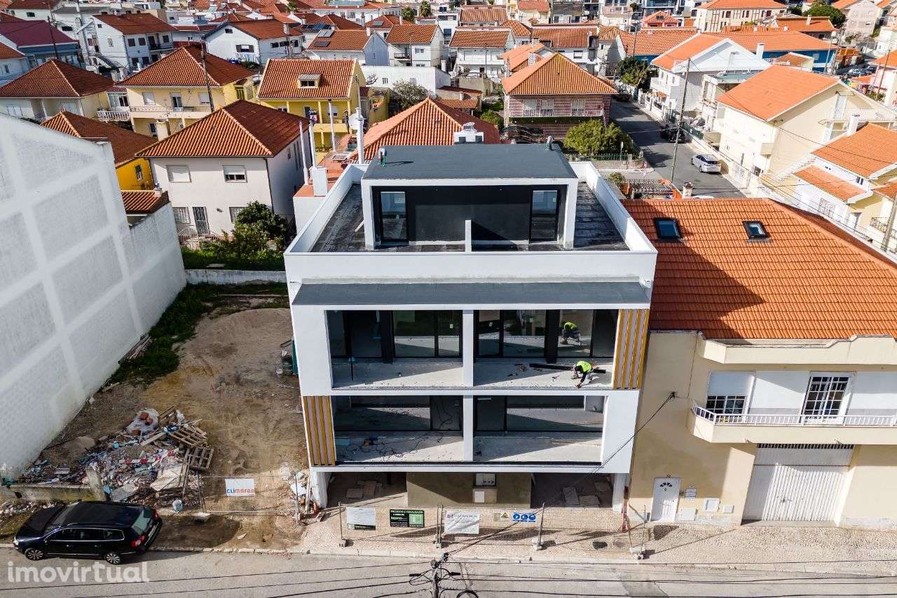 Moradia T3 Famões | Nova | Garagem | Terraço - Grande imagem: 2/21