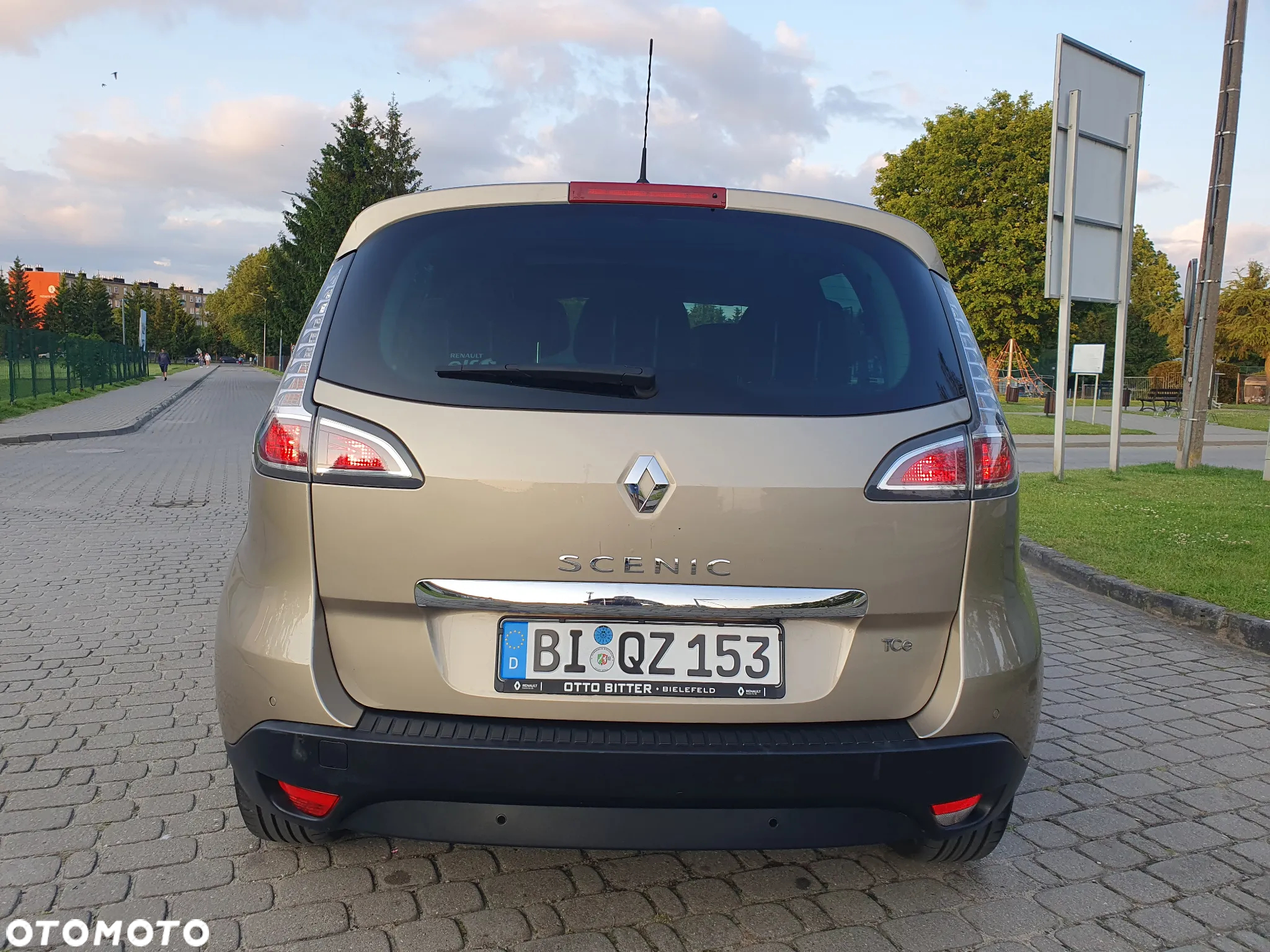Renault Scenic ENERGY TCe 130 S&S Xmod Bose Edition - 11