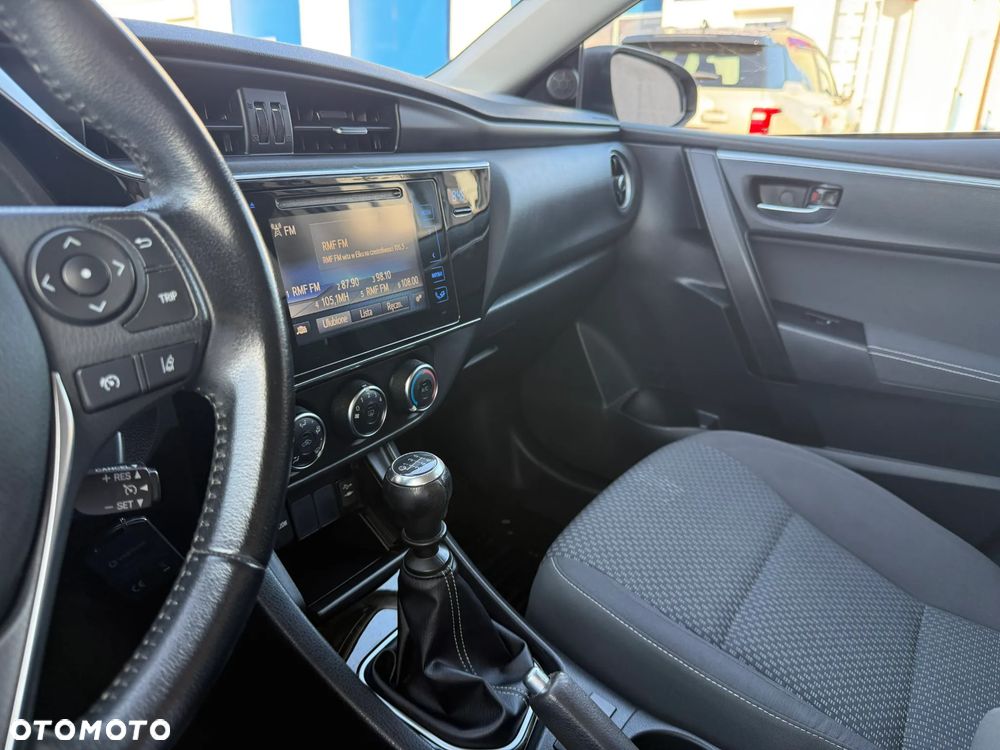 Toyota Corolla 1.6 Comfort - 25
