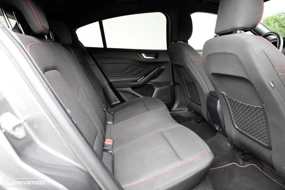 Ford Focus 1.0 EcoBoost MHEV ST-Line - 52