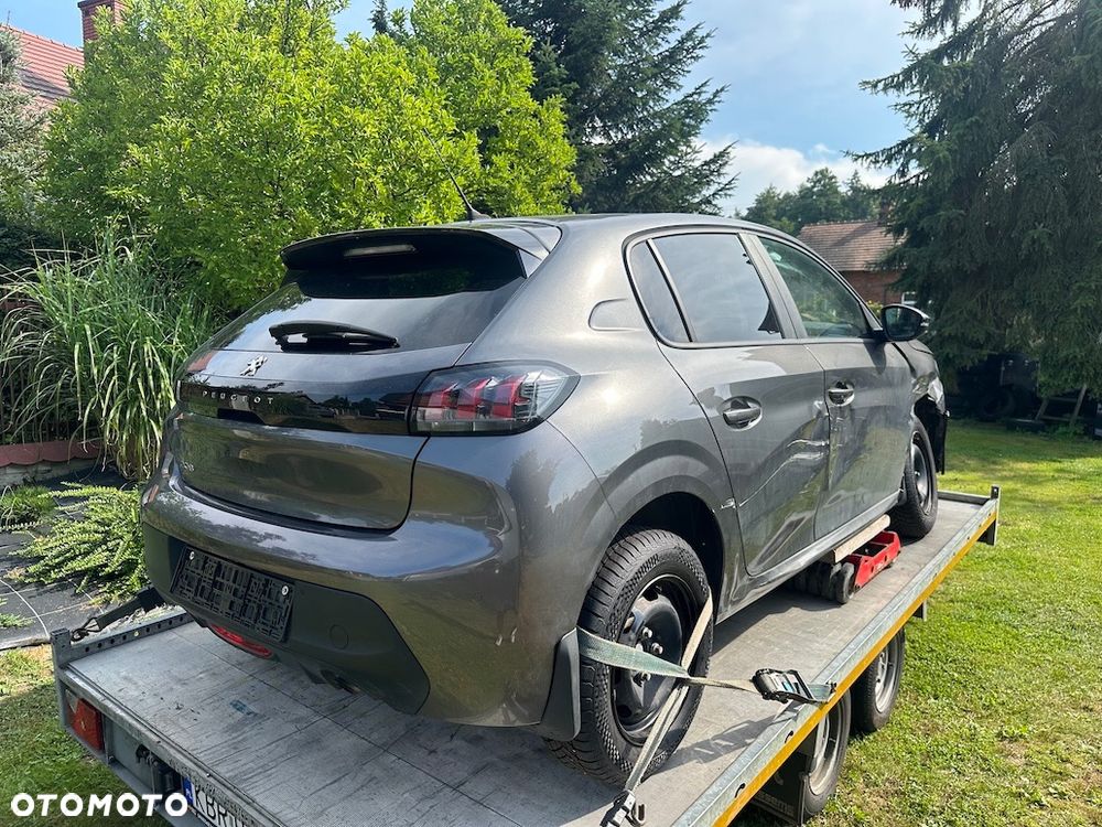 Peugeot 208 - 4