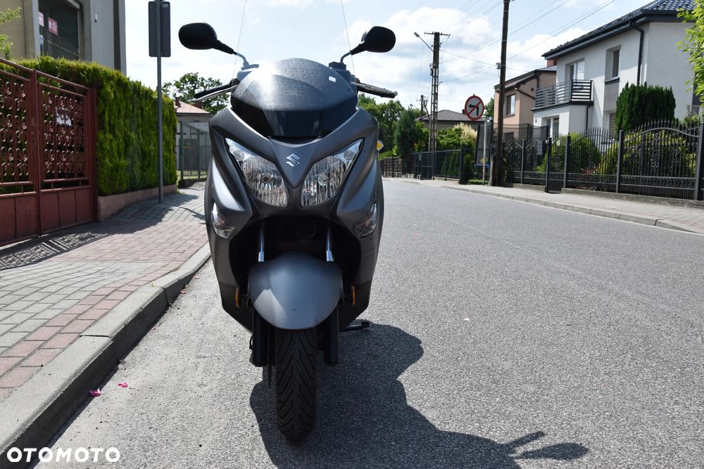 Suzuki Burgman - 12