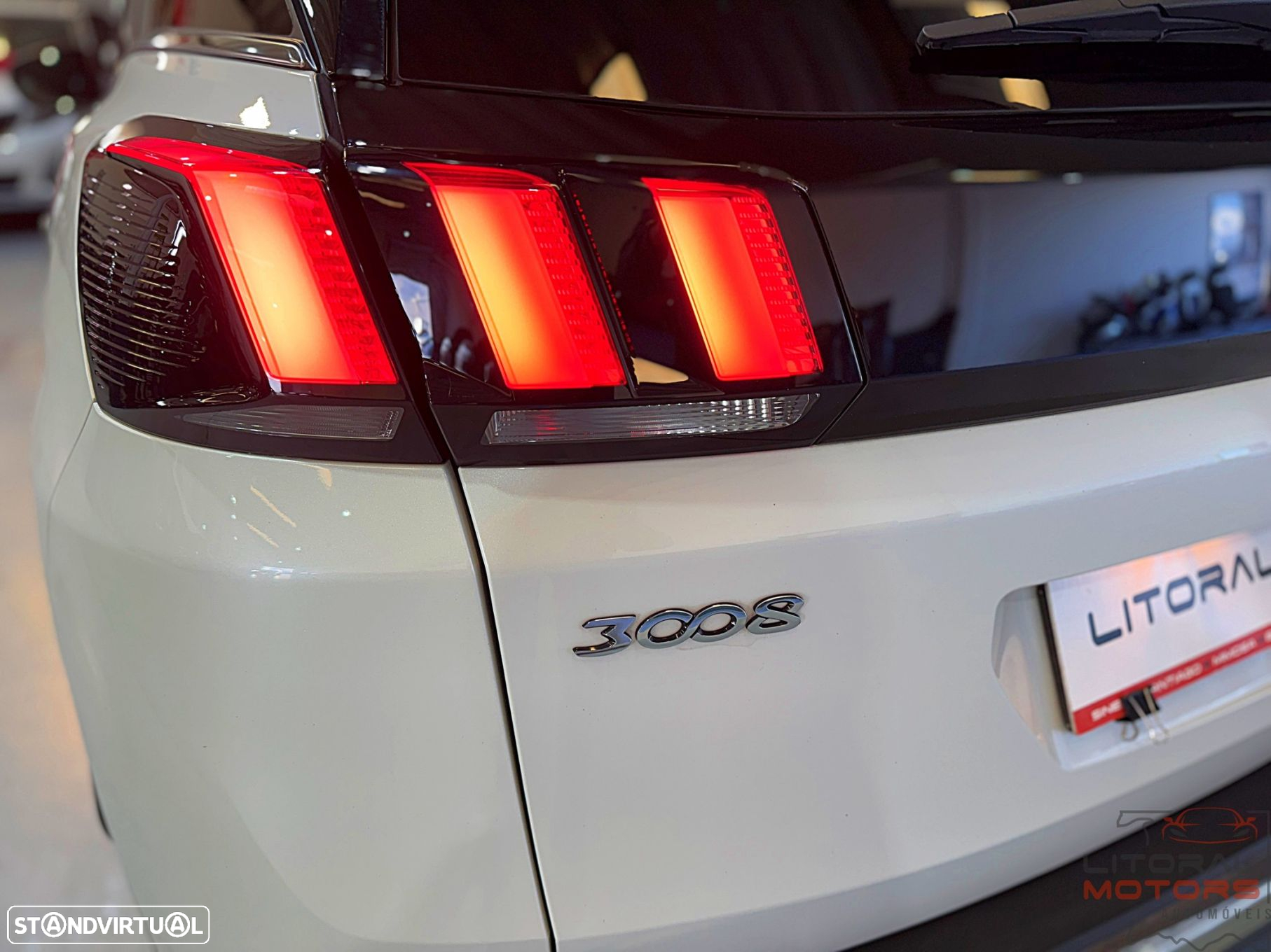 Peugeot 3008 1.2 PureTech Allure Pack EAT8 - 8