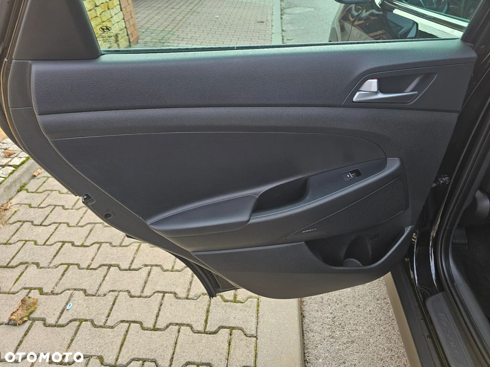 Hyundai Tucson 1.6 GDI BlueDrive GO 2WD - 21