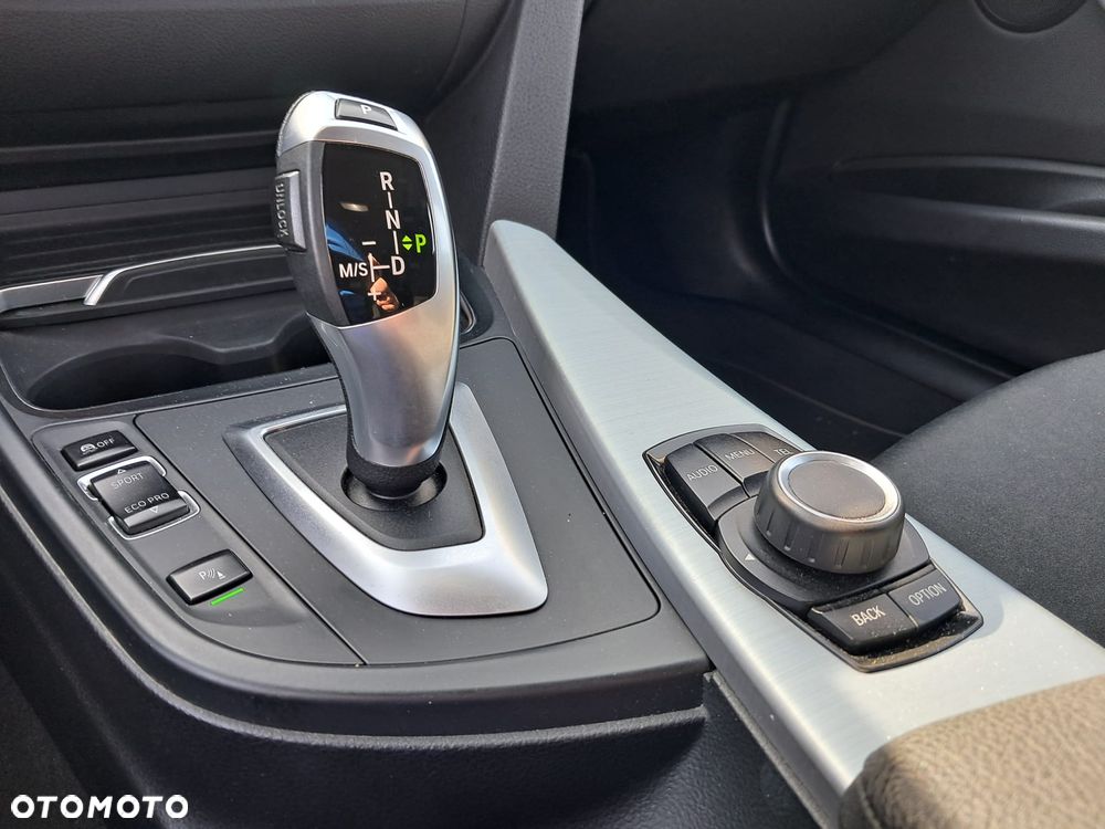 BMW Seria 3 316d Advantage - 23