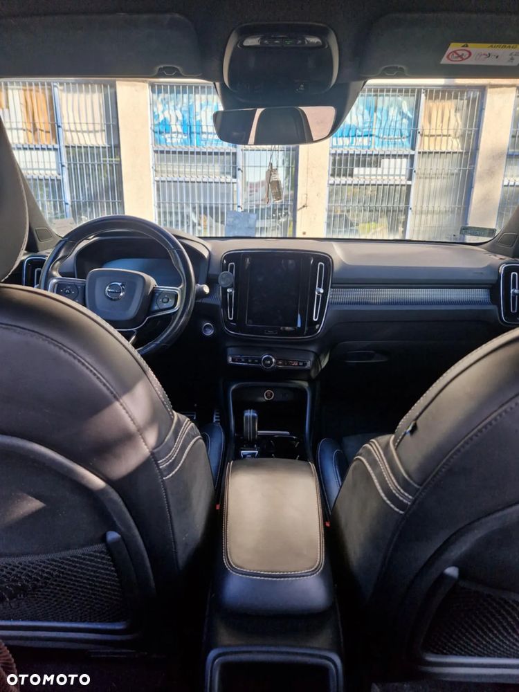 Volvo XC 40 D4 AWD R-Design - 6