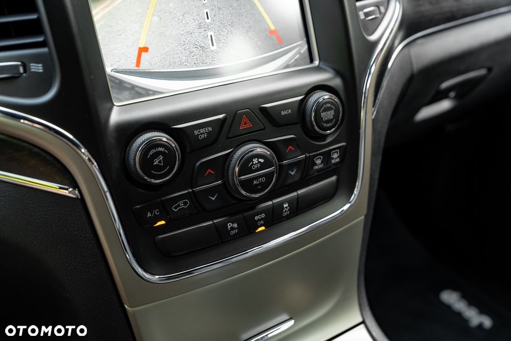 Jeep Grand Cherokee - 37
