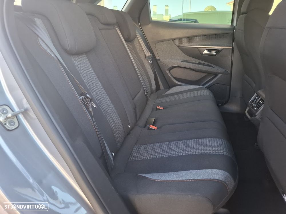 Peugeot 3008 PureTech 130 Stop & Start GPF EAT8 Active Business-Pack - 36