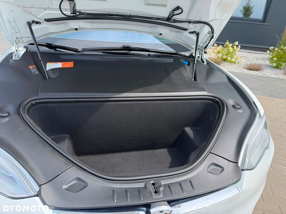 Tesla Model S - 36