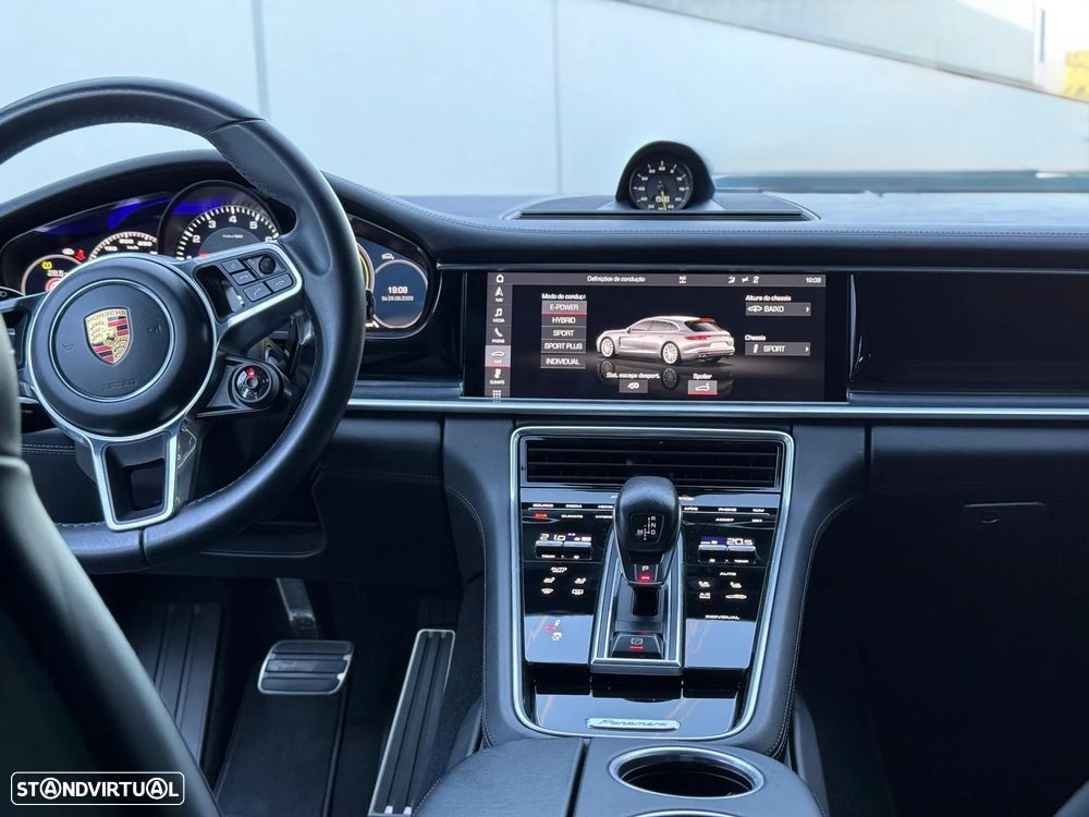 Porsche Panamera Sport Turismo 4 E-Hybrid - 8