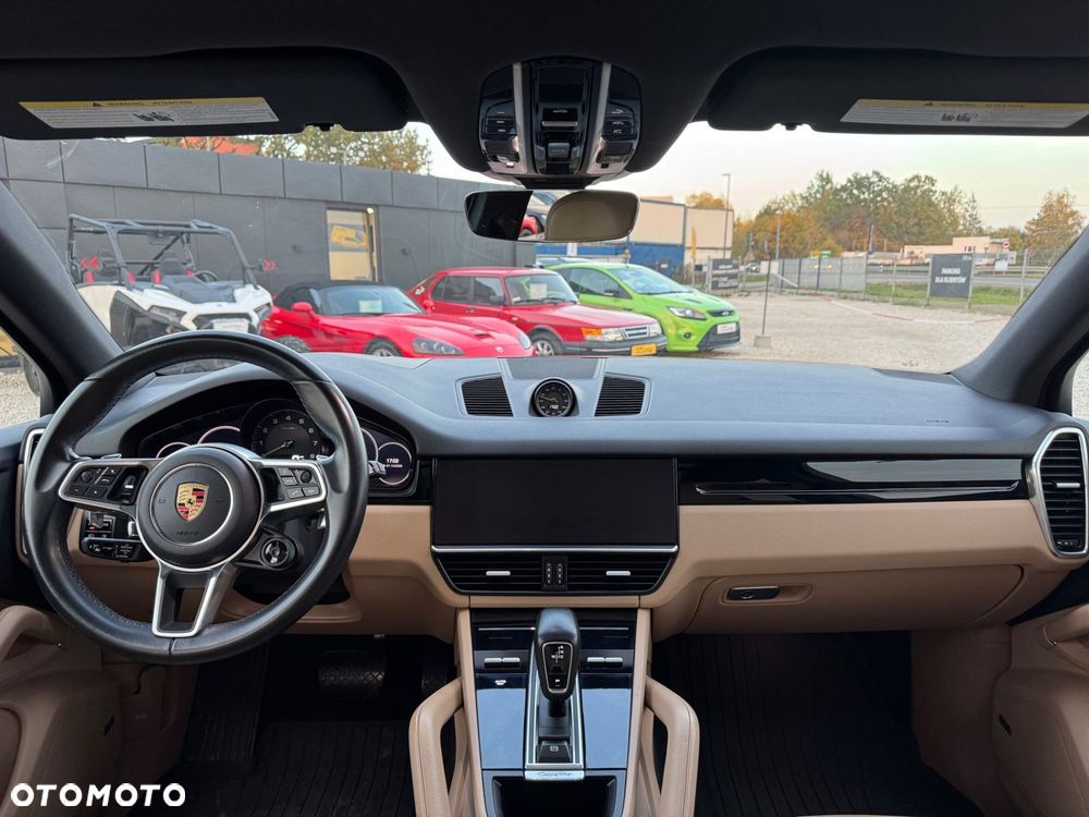 Porsche Cayenne - 18