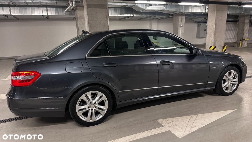 Mercedes-Benz Klasa E 350 CDI DPF 4Matic BlueEFFICIENCY 7G-TRONIC Avantgarde - 32