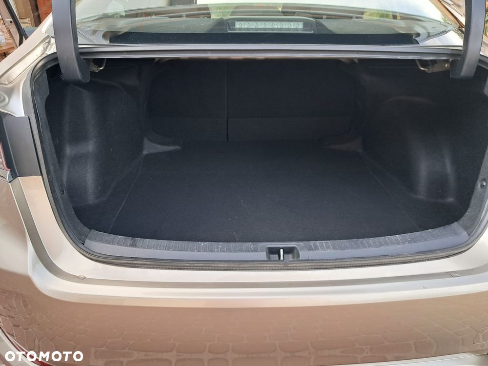 Toyota Corolla 1.6 Comfort - 12