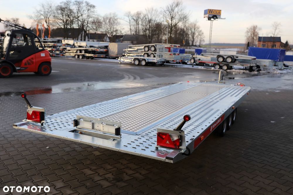 TEMARED /MARTZ CARKEEPER 5820/3 3,5T 580x207cm, Uchylna hydraulicznie , Wypełnienie sklejka+blachy alu, 3 osie, DMC 3500kg ,koła 10 - 6